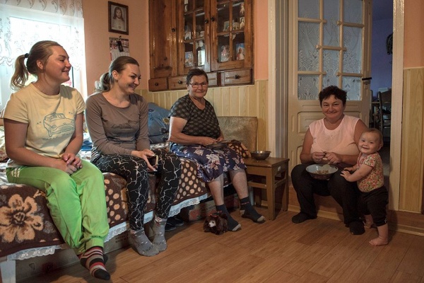 44. Několik generací v polské rodině v Poianě Micului